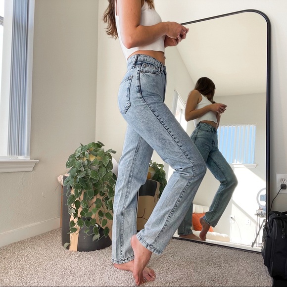 Pretty Little Thing Acid Wash Straight Jeans - Picture 6 of 6